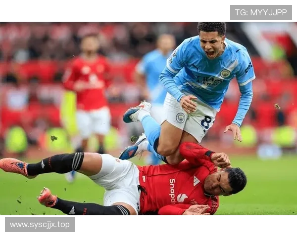 曼联关键比赛抗压能力不足，对球队争冠形势与稳定性产生明显影响