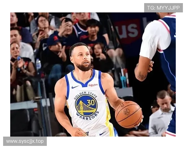 库里利用挡拆拉开防线，提升三分效率主导勇士进攻体系