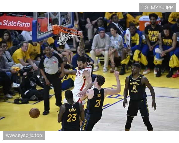 普尔挡拆后无球跑位拉开对手内线提升三分威胁